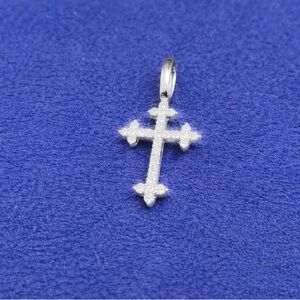 Elegant Silver Cross Pendant
